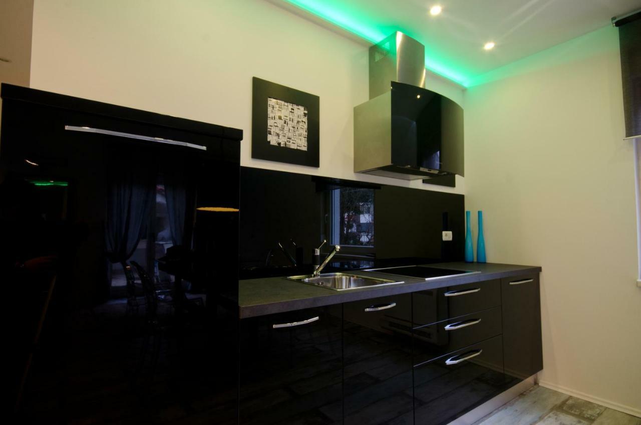 Pine And Lime Apartments プーラ エクステリア 写真