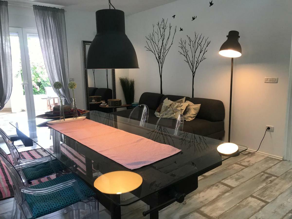 Pine And Lime Apartments プーラ エクステリア 写真